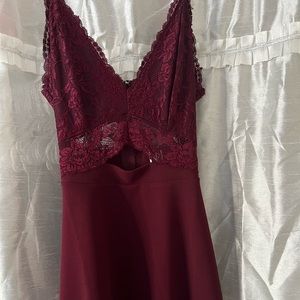 Windsor Burgundy Dress, only worn once no damages